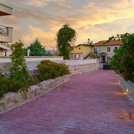 Oezkanhouse Апарт-отель Ургуп